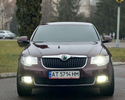 Красный Шкода Суперб, объемом двигателя 1.8 л и пробегом 106 тыс. км за 8000 $, фото 1 на Automoto.ua