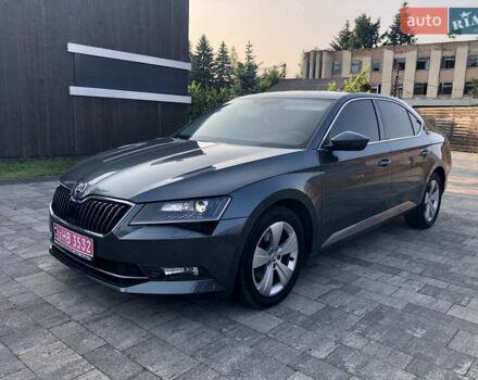 Шкода Суперб, объемом двигателя 1.97 л и пробегом 327 тыс. км за 15800 $, фото 2 на Automoto.ua