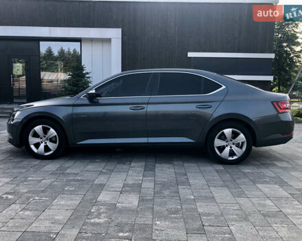 Шкода Суперб, объемом двигателя 1.97 л и пробегом 327 тыс. км за 15800 $, фото 5 на Automoto.ua