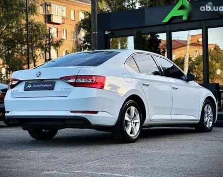 Шкода Суперб, об'ємом двигуна 2 л та пробігом 120 тис. км за 26500 $, фото 17 на Automoto.ua