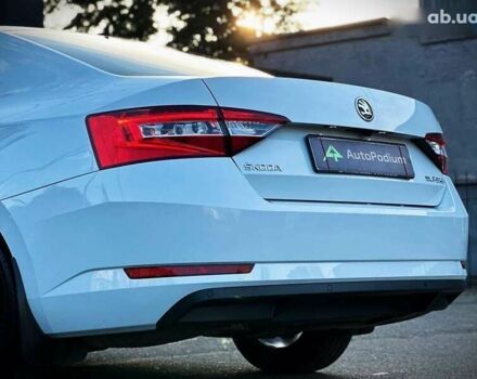 Шкода Суперб, об'ємом двигуна 2 л та пробігом 120 тис. км за 26300 $, фото 16 на Automoto.ua