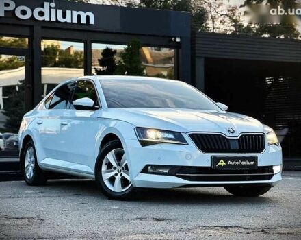 Шкода Суперб, об'ємом двигуна 2 л та пробігом 120 тис. км за 26300 $, фото 4 на Automoto.ua