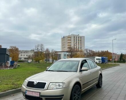 Жовтий Шкода Суперб, об'ємом двигуна 2 л та пробігом 226 тис. км за 5300 $, фото 1 на Automoto.ua