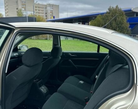 Жовтий Шкода Суперб, об'ємом двигуна 2 л та пробігом 226 тис. км за 5300 $, фото 5 на Automoto.ua