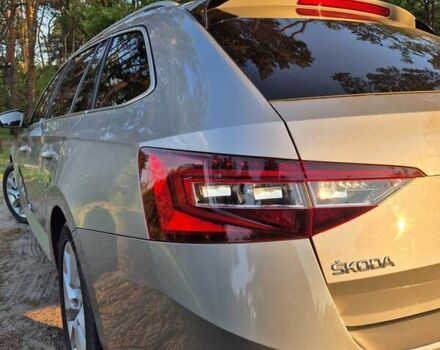 Желтый Шкода Суперб, объемом двигателя 1.97 л и пробегом 240 тыс. км за 17500 $, фото 10 на Automoto.ua