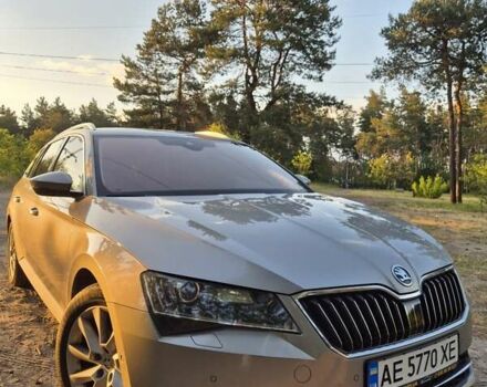 Желтый Шкода Суперб, объемом двигателя 1.97 л и пробегом 240 тыс. км за 17500 $, фото 5 на Automoto.ua