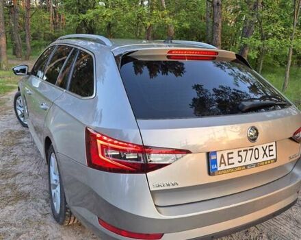 Желтый Шкода Суперб, объемом двигателя 1.97 л и пробегом 240 тыс. км за 17500 $, фото 31 на Automoto.ua