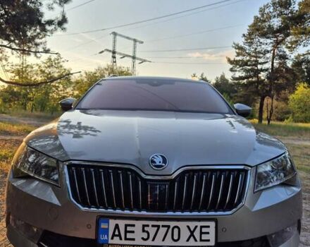 Желтый Шкода Суперб, объемом двигателя 1.97 л и пробегом 240 тыс. км за 17500 $, фото 2 на Automoto.ua
