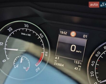 Желтый Шкода Суперб, объемом двигателя 1.97 л и пробегом 240 тыс. км за 17500 $, фото 25 на Automoto.ua