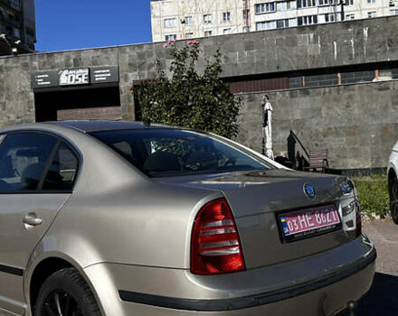 Желтый Шкода Суперб, объемом двигателя 2 л и пробегом 226 тыс. км за 5150 $, фото 4 на Automoto.ua