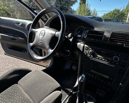 Желтый Шкода Суперб, объемом двигателя 2 л и пробегом 226 тыс. км за 5150 $, фото 17 на Automoto.ua