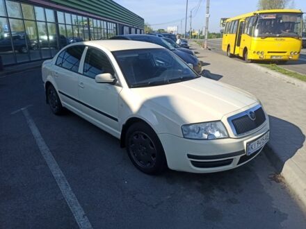 Шкода Суперб 2005 у Києві на Automoto.ua Жовтий Шкода Суперб, об'ємом двигуна 1.9 л та пробігом 227 тис. км за 4630 $, фото 1 на Automoto.ua