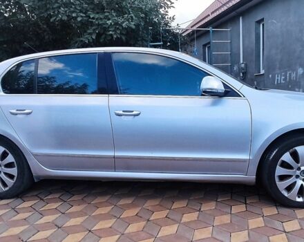 Серый Шкода Суперб, объемом двигателя 1.8 л и пробегом 212 тыс. км за 7000 $, фото 2 на Automoto.ua