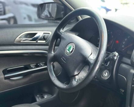 Серый Шкода Суперб, объемом двигателя 2 л и пробегом 299 тыс. км за 4400 $, фото 5 на Automoto.ua