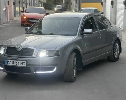 Серый Шкода Суперб, объемом двигателя 1.8 л и пробегом 320 тыс. км за 5000 $, фото 1 на Automoto.ua