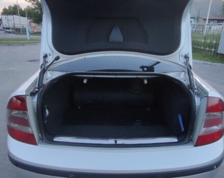 Серый Шкода Суперб, объемом двигателя 1.8 л и пробегом 307 тыс. км за 4499 $, фото 3 на Automoto.ua