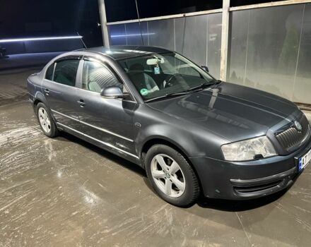 Сірий Шкода Суперб, об'ємом двигуна 2 л та пробігом 258 тис. км за 6200 $, фото 5 на Automoto.ua