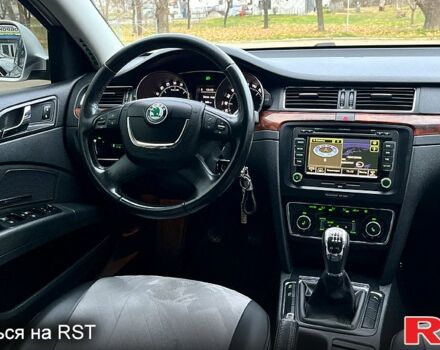 Сірий Шкода Суперб, об'ємом двигуна 2 л та пробігом 316 тис. км за 9300 $, фото 10 на Automoto.ua