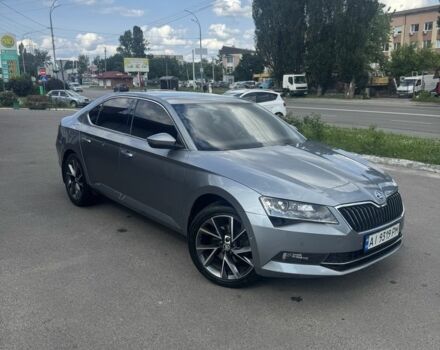 Сірий Шкода Суперб, об'ємом двигуна 2 л та пробігом 225 тис. км за 18200 $, фото 1 на Automoto.ua