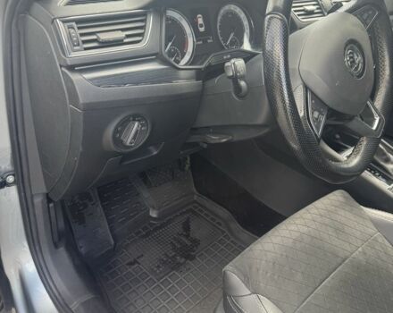 Сірий Шкода Суперб, об'ємом двигуна 2 л та пробігом 225 тис. км за 18200 $, фото 12 на Automoto.ua