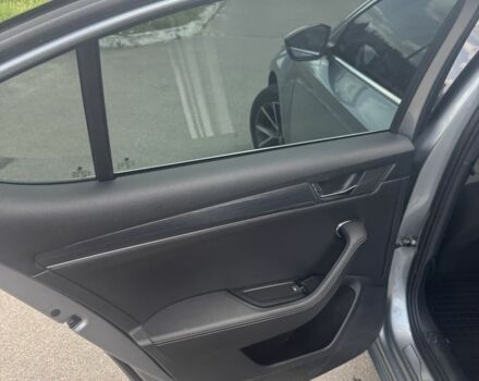 Сірий Шкода Суперб, об'ємом двигуна 2 л та пробігом 225 тис. км за 18200 $, фото 4 на Automoto.ua