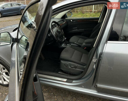 Серый Шкода Суперб, объемом двигателя 1.8 л и пробегом 225 тыс. км за 9200 $, фото 14 на Automoto.ua