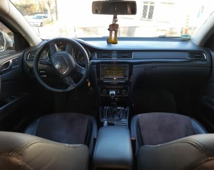 Серый Шкода Суперб, объемом двигателя 2 л и пробегом 249 тыс. км за 11000 $, фото 4 на Automoto.ua