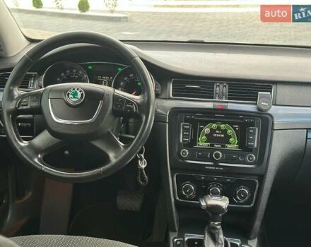 Сірий Шкода Суперб, об'ємом двигуна 1.97 л та пробігом 216 тис. км за 9700 $, фото 46 на Automoto.ua
