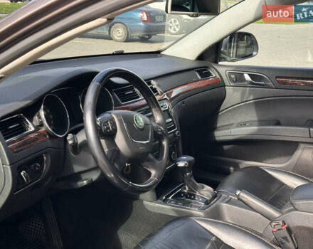 Серый Шкода Суперб, объемом двигателя 1.97 л и пробегом 250 тыс. км за 9000 $, фото 10 на Automoto.ua
