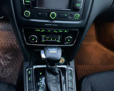 Сірий Шкода Суперб, об'ємом двигуна 2 л та пробігом 343 тис. км за 10500 $, фото 16 на Automoto.ua