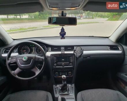 Серый Шкода Суперб, объемом двигателя 1.97 л и пробегом 348 тыс. км за 10200 $, фото 9 на Automoto.ua