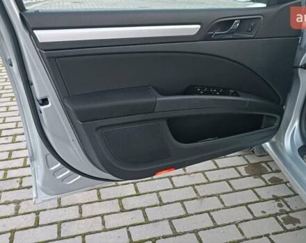 Серый Шкода Суперб, объемом двигателя 1.6 л и пробегом 328 тыс. км за 7950 $, фото 87 на Automoto.ua