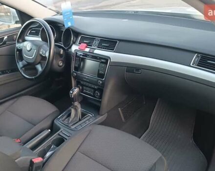 Серый Шкода Суперб, объемом двигателя 1.6 л и пробегом 328 тыс. км за 7950 $, фото 55 на Automoto.ua