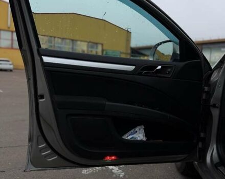 Серый Шкода Суперб, объемом двигателя 1.6 л и пробегом 198 тыс. км за 9000 $, фото 12 на Automoto.ua