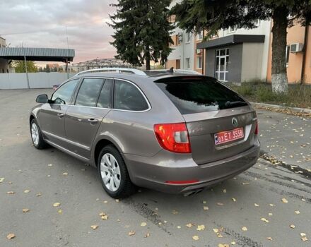 Сірий Шкода Суперб, об'ємом двигуна 2 л та пробігом 236 тис. км за 10600 $, фото 1 на Automoto.ua