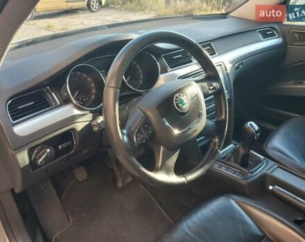 Сірий Шкода Суперб, об'ємом двигуна 1.6 л та пробігом 345 тис. км за 7999 $, фото 31 на Automoto.ua