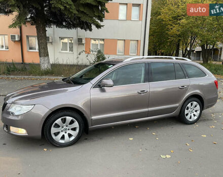 Сірий Шкода Суперб, об'ємом двигуна 2 л та пробігом 256 тис. км за 10700 $, фото 1 на Automoto.ua
