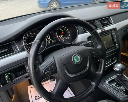 Сірий Шкода Суперб, об'ємом двигуна 2 л та пробігом 256 тис. км за 10700 $, фото 27 на Automoto.ua