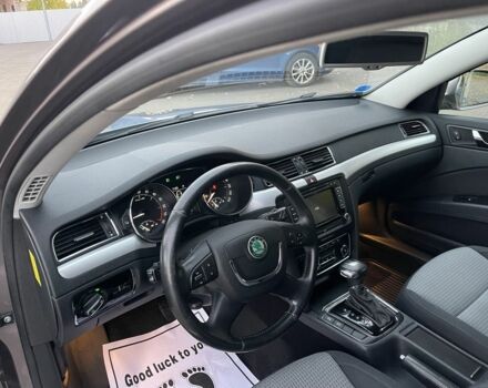 Сірий Шкода Суперб, об'ємом двигуна 2 л та пробігом 236 тис. км за 10600 $, фото 4 на Automoto.ua