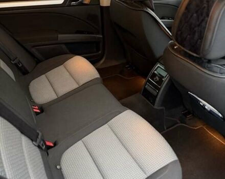 Серый Шкода Суперб, объемом двигателя 1.6 л и пробегом 198 тыс. км за 9000 $, фото 7 на Automoto.ua