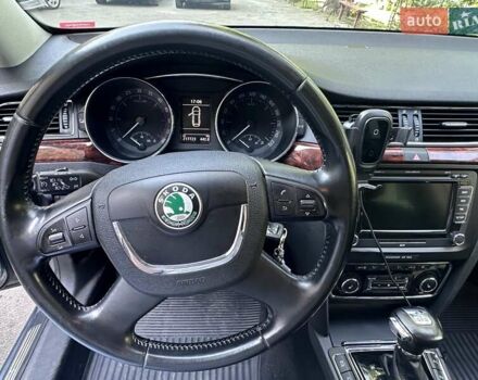 Серый Шкода Суперб, объемом двигателя 2 л и пробегом 218 тыс. км за 12000 $, фото 1 на Automoto.ua