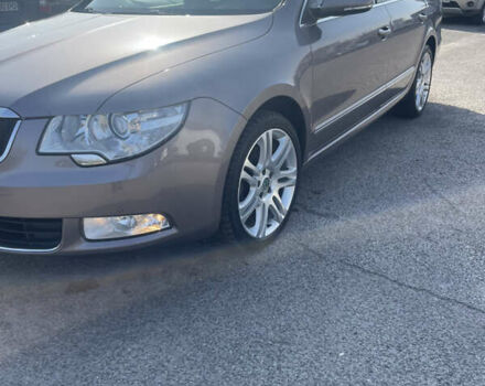 Серый Шкода Суперб, объемом двигателя 1.8 л и пробегом 312 тыс. км за 8800 $, фото 3 на Automoto.ua