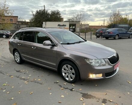 Сірий Шкода Суперб, об'ємом двигуна 2 л та пробігом 236 тис. км за 10600 $, фото 3 на Automoto.ua