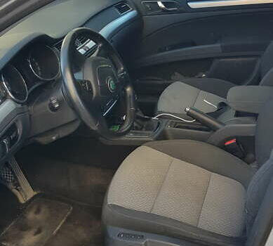 Серый Шкода Суперб, объемом двигателя 1.6 л и пробегом 240 тыс. км за 8900 $, фото 12 на Automoto.ua