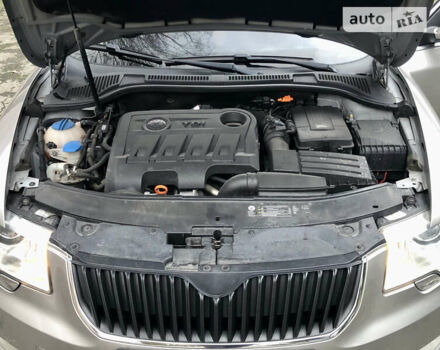 Сірий Шкода Суперб, об'ємом двигуна 1.97 л та пробігом 280 тис. км за 10699 $, фото 24 на Automoto.ua