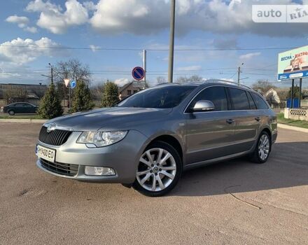 Сірий Шкода Суперб, об'ємом двигуна 2 л та пробігом 219 тис. км за 11800 $, фото 2 на Automoto.ua