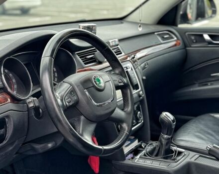 Серый Шкода Суперб, объемом двигателя 0 л и пробегом 260 тыс. км за 4987 $, фото 4 на Automoto.ua