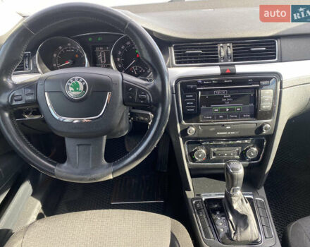 Шкода Суперб 2013 у Івано-Франківську на Automoto.ua Сірий Шкода Суперб, об'ємом двигуна 1.8 л та пробігом 239 тис. км за 8450 $, фото 23 на Automoto.ua