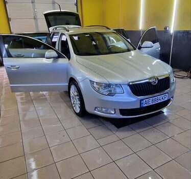 Серый Шкода Суперб, объемом двигателя 2 л и пробегом 260 тыс. км за 11200 $, фото 5 на Automoto.ua