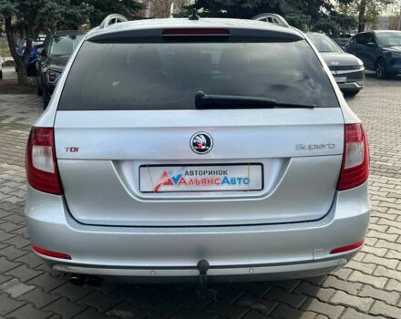 Серый Шкода Суперб, объемом двигателя 2 л и пробегом 260 тыс. км за 10400 $, фото 5 на Automoto.ua